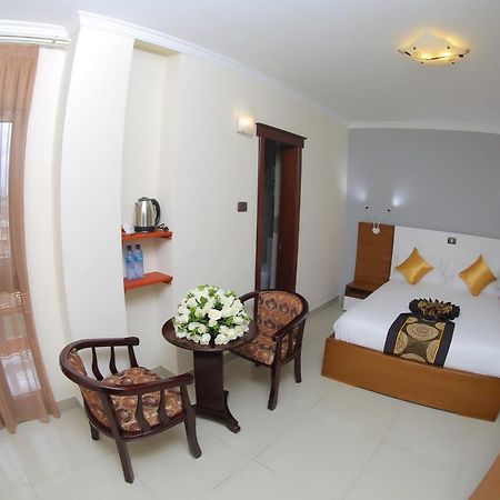 Hotel Tirago Addis Ababa Exteriör bild