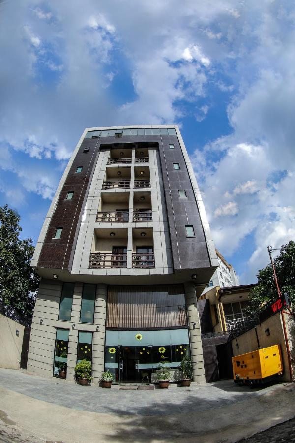 Hotel Tirago Addis Ababa Exteriör bild